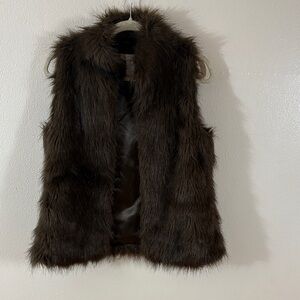 Kenar Faux Fur Vest in Black